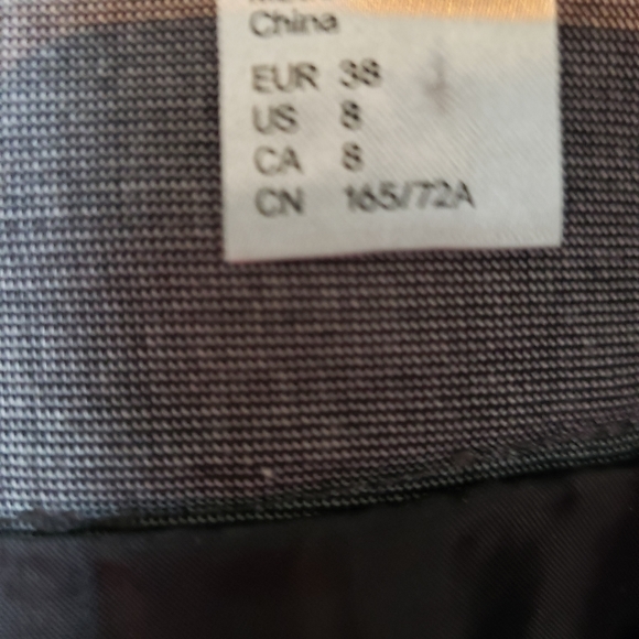 Great skirt worn twice - Picture 3 of 4